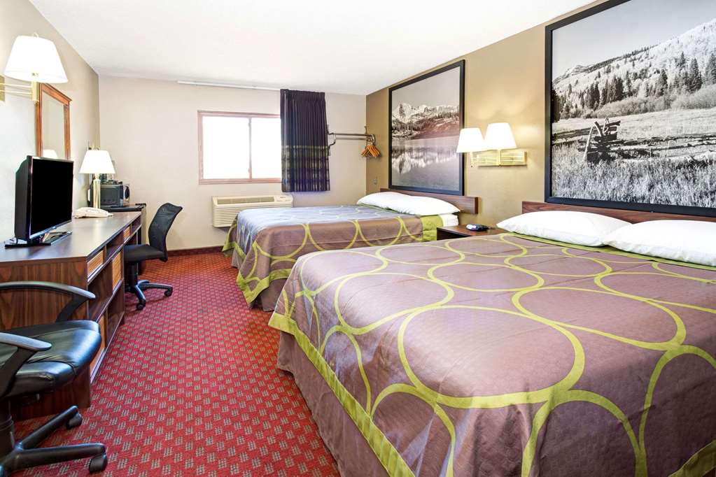 Super 8 by Wyndham Longmont Del Camino - photo 9
