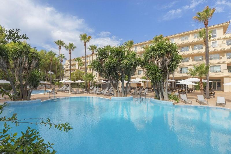 HM Mar Blau Aparthotel — 4-Star Luxury Hotel in Sant Llorenc Des Cardassar, Spain