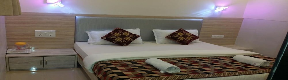 Room Maangta 133 @ Kurla West