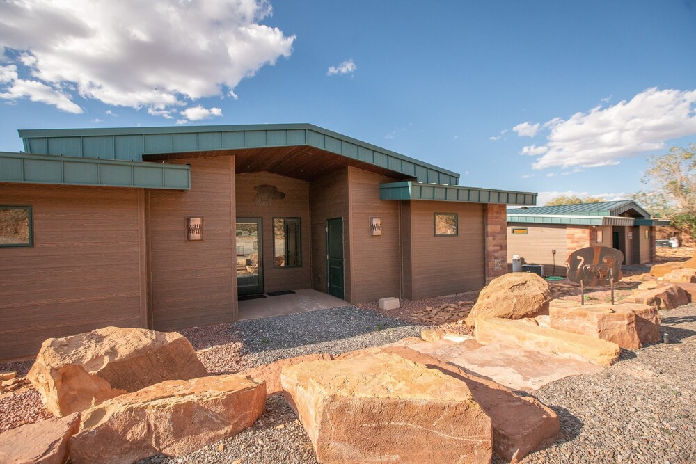 Cougar Ridge Resort LLC - photo 2