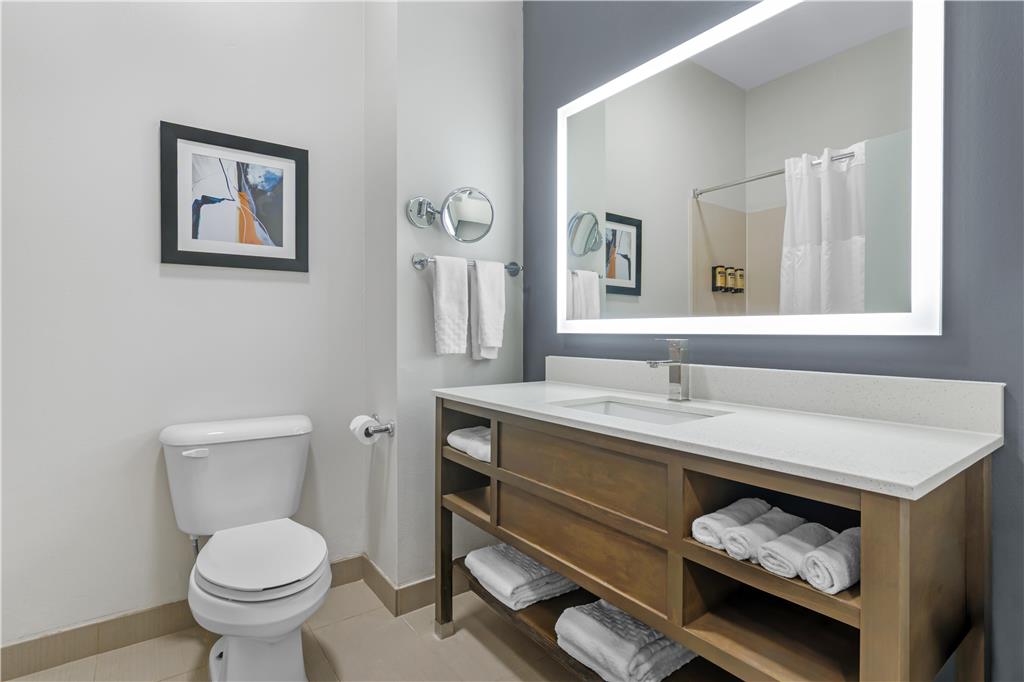 Best Western Plus Washington Hotel - photo 32