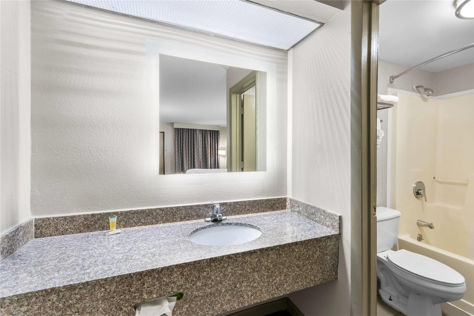 Days Inn by Wyndham Enterprise - photo 14