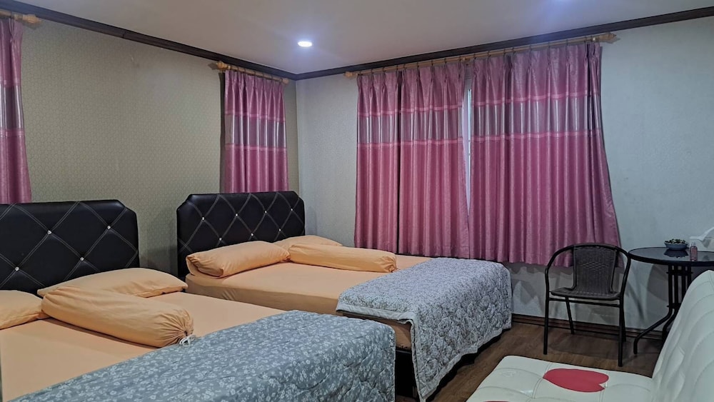 Ban Roi Pah — Khlong Luang