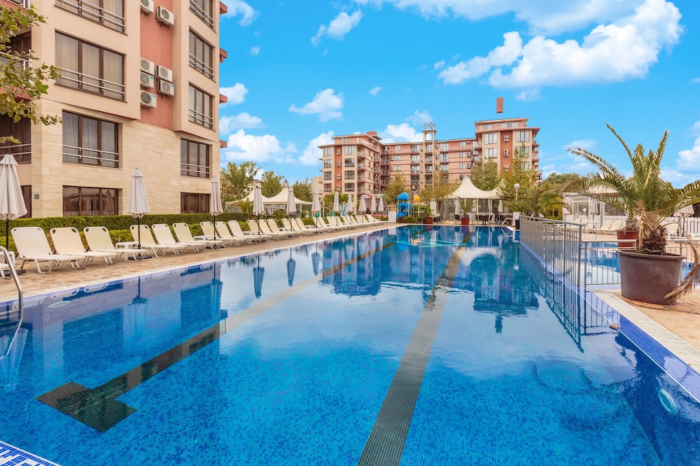 Tarsis Hotel & Aquapark — 4-Star Luxury Hotel in Burgas, Bulgaria