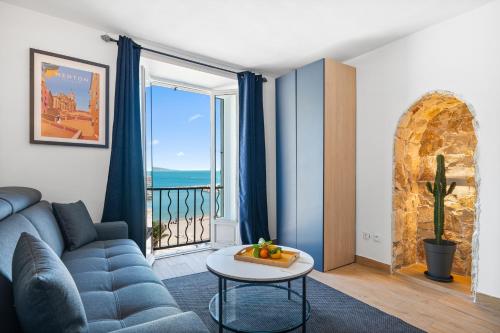 Les Sablettes Cosy Studio Vue Mer Vieux Menton in Menton, France