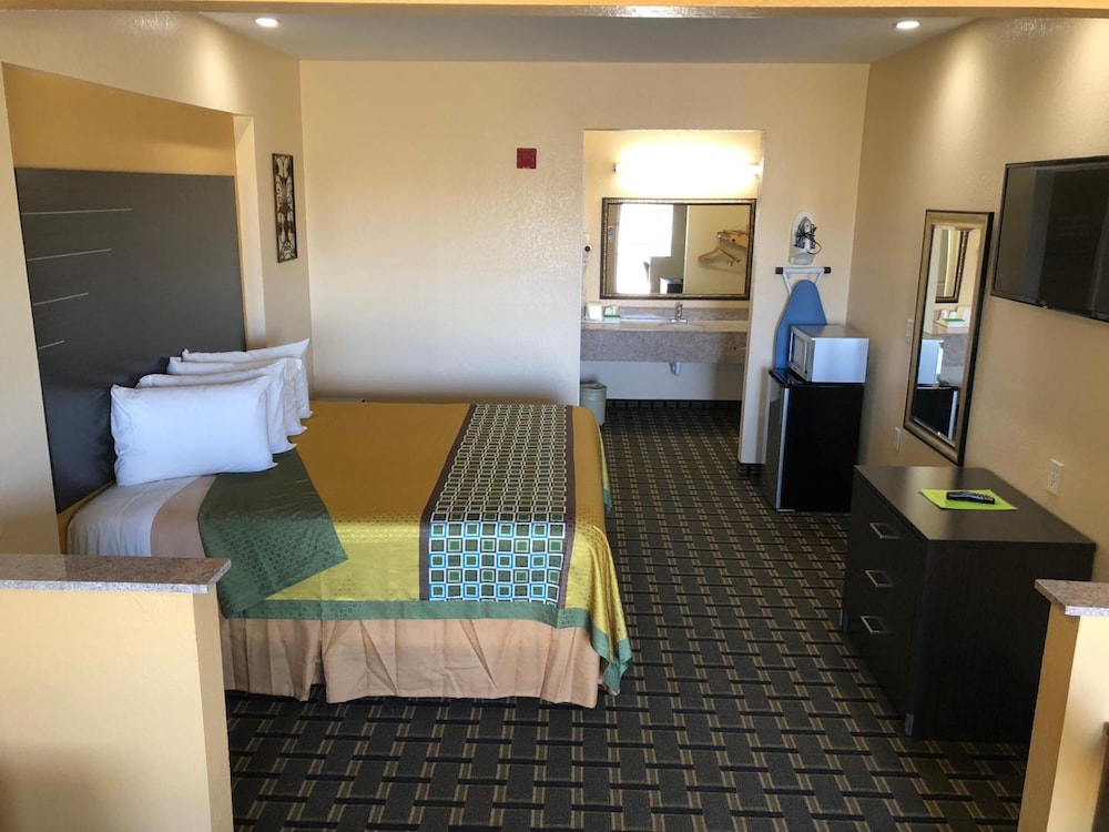 HomeGate Inn and Suites - photo 3