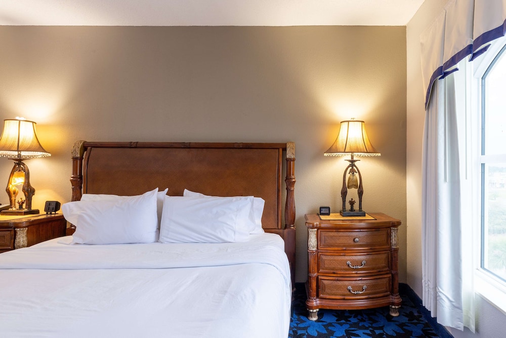 Hampton Inn & Suites Jacksonville Deerwood Park - photo 16