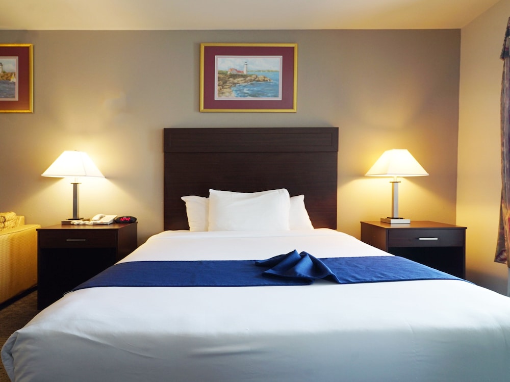 BayVue Hotel Resort and Suites - photo 14