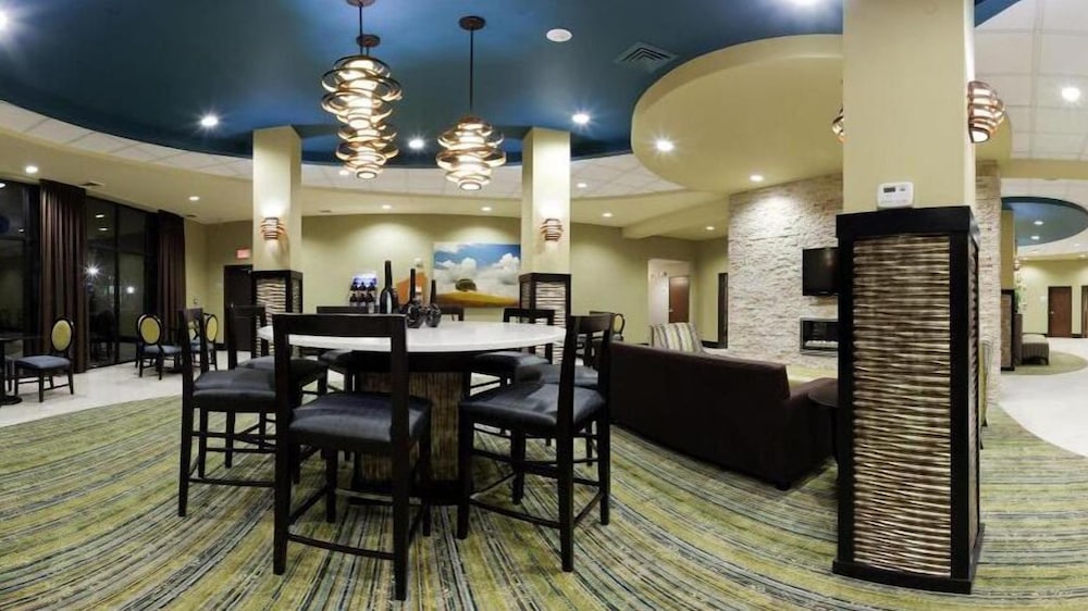 Holiday Inn Express Hotel & Suites Waycross by IHG - photo 32