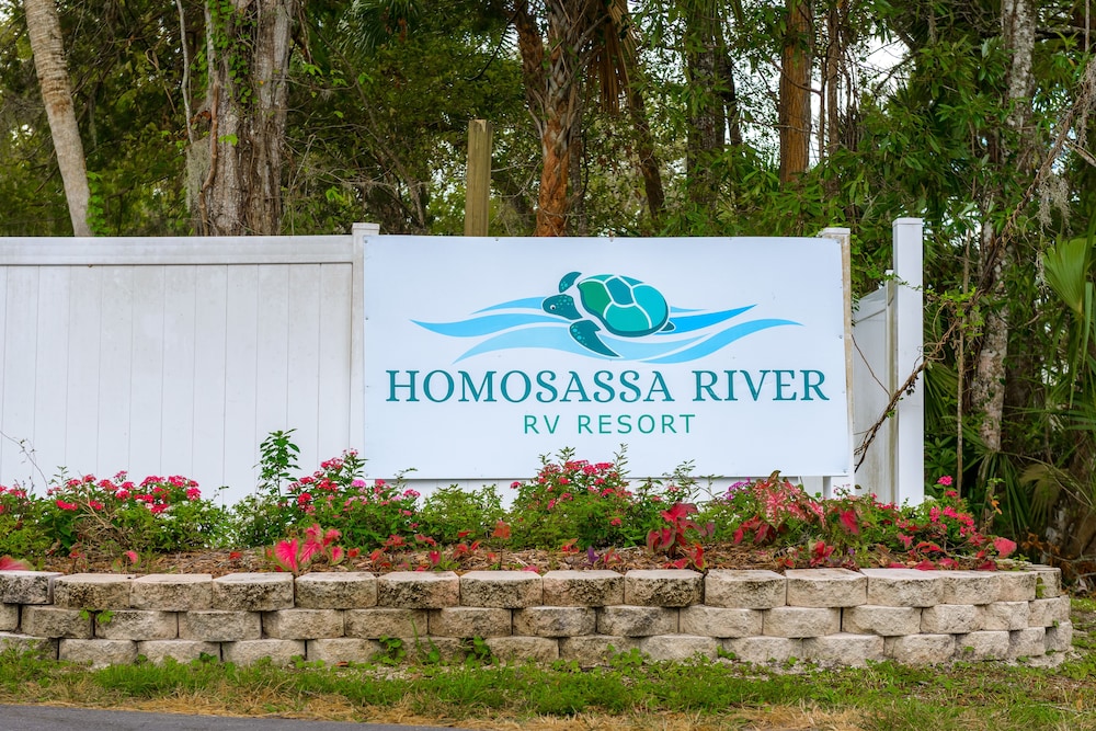Homosassa River RV Resort - photo 2