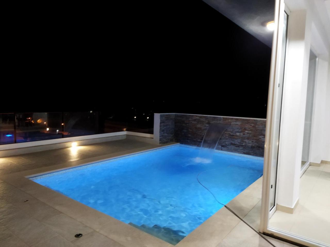 Duplex penthouse with swimming pool — 4-Star Luxury Hotel in Xghajra, Malta