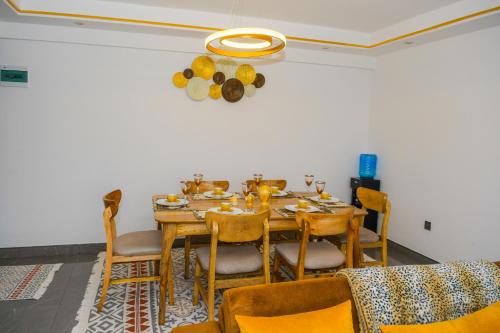 comfort living apartment with Dsq Gym rooftop football pitch coffee house restaurant garden and child play area in kileleshwa