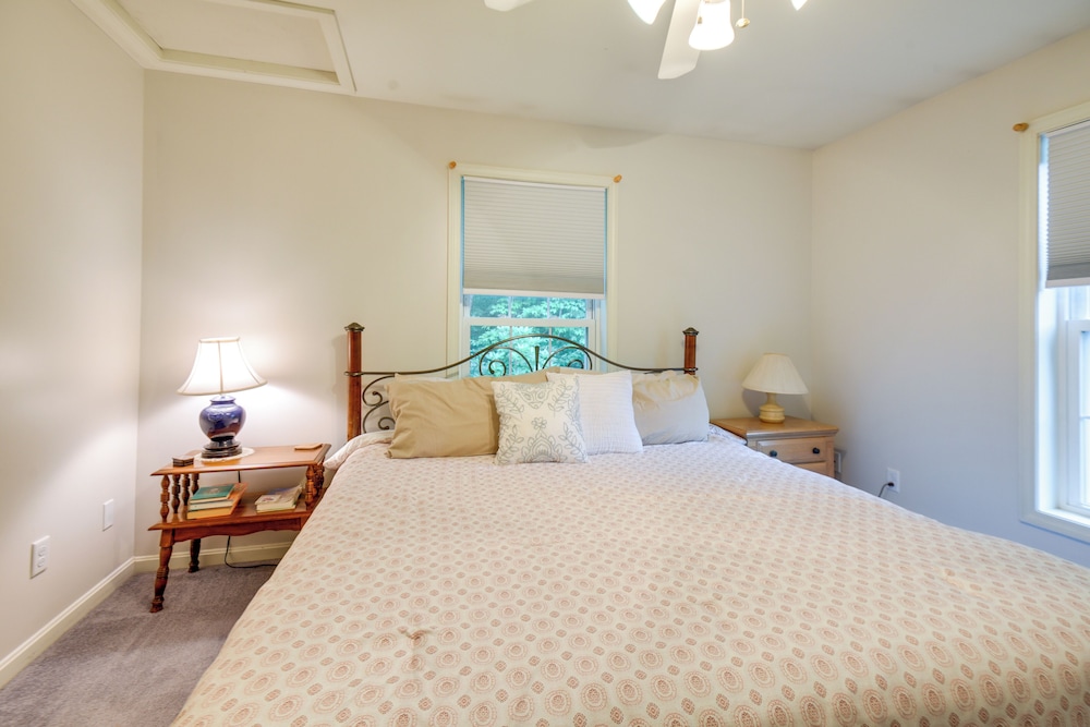 Cozy Campton Home: 10 Mi to Tenney Mountain Resort — hotel in Campton
