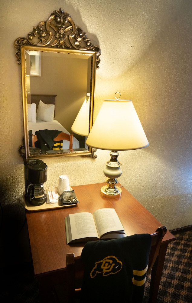 The Boulder Broker - photo 17