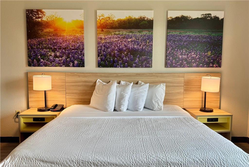 Days Inn & Suites by Wyndham Houston West Energy Corridor - photo 13