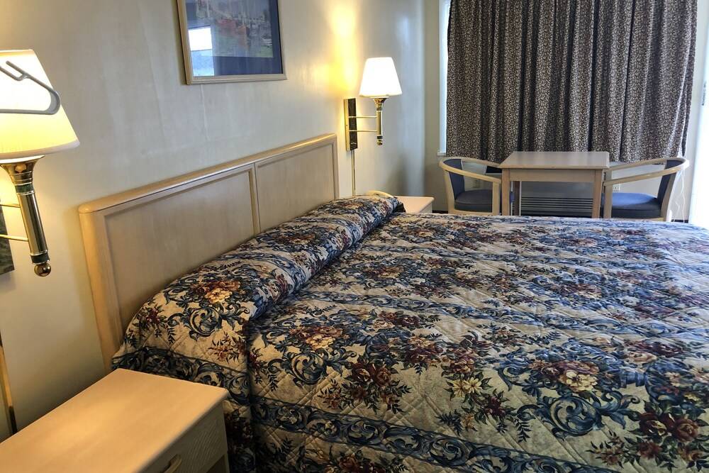 OYO Hotel Starlite Seneca Falls - photo 18