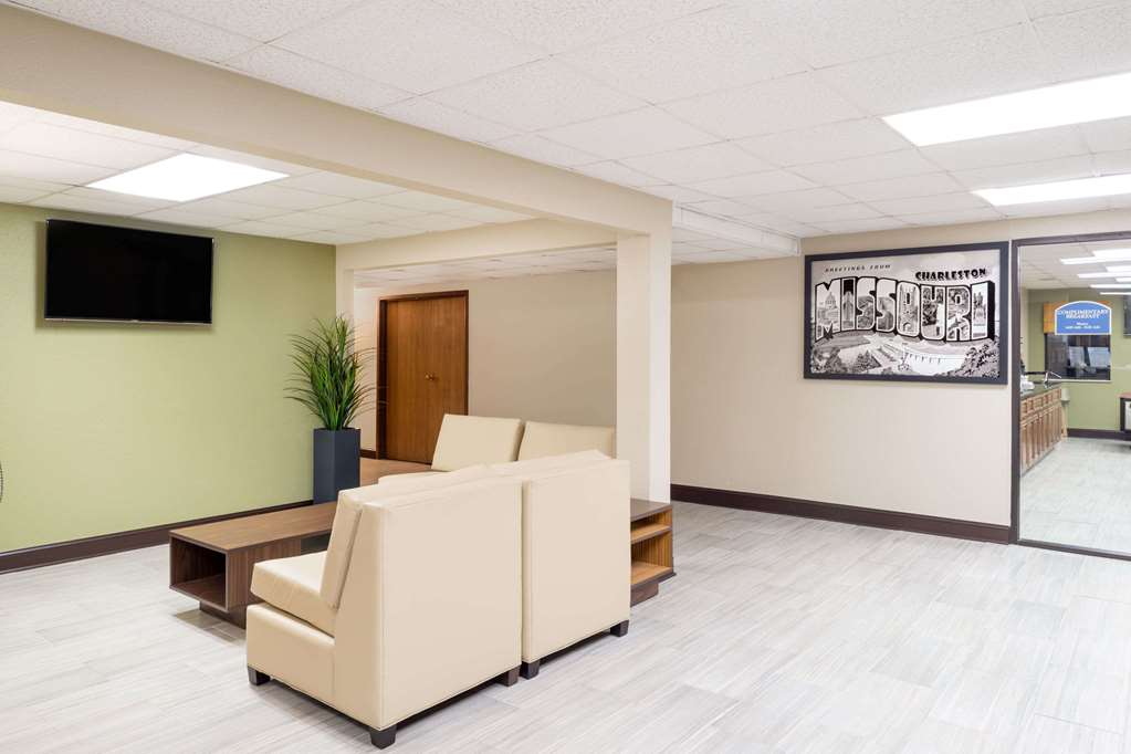 Super 8 by Wyndham Charleston Sikeston East MO - photo 3