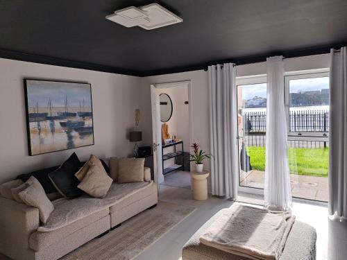 SeaView Apartment Suite — 5-Star Luxury Hotel in Cobh, Republic of Ireland