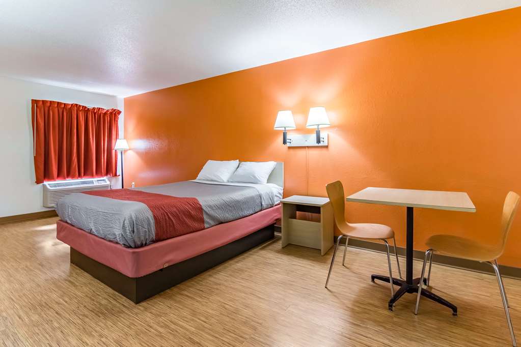 Motel 6 Raleigh NC Cary - photo 8