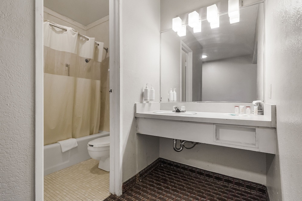 Heritage Inn Express Hayward - photo 21