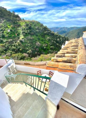 Casa Rural Manantial de las Jaras — 4-Star Luxury Hotel in Istan, Spain
