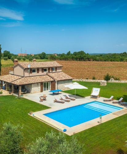 Landhaus Nona Kapona — 4-Star Luxury Hotel in Tar, Croatia