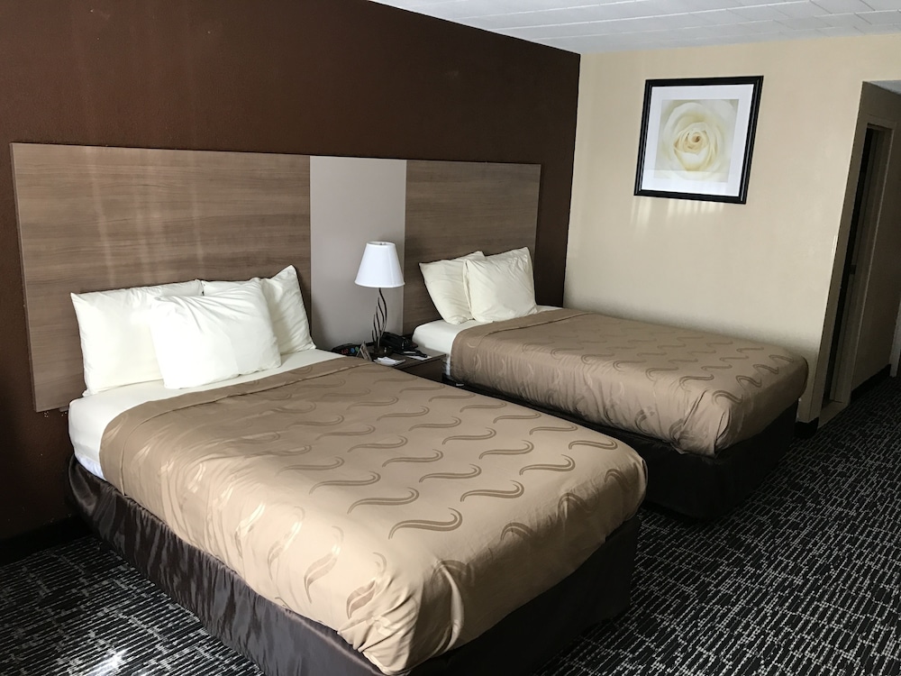 Quality Inn Near Pimlico Racetrack - photo 9