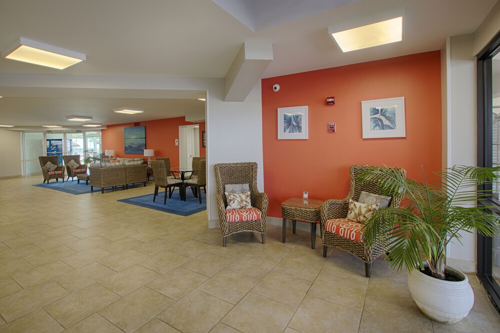 Holiday Surf and Racquet Club - photo 7