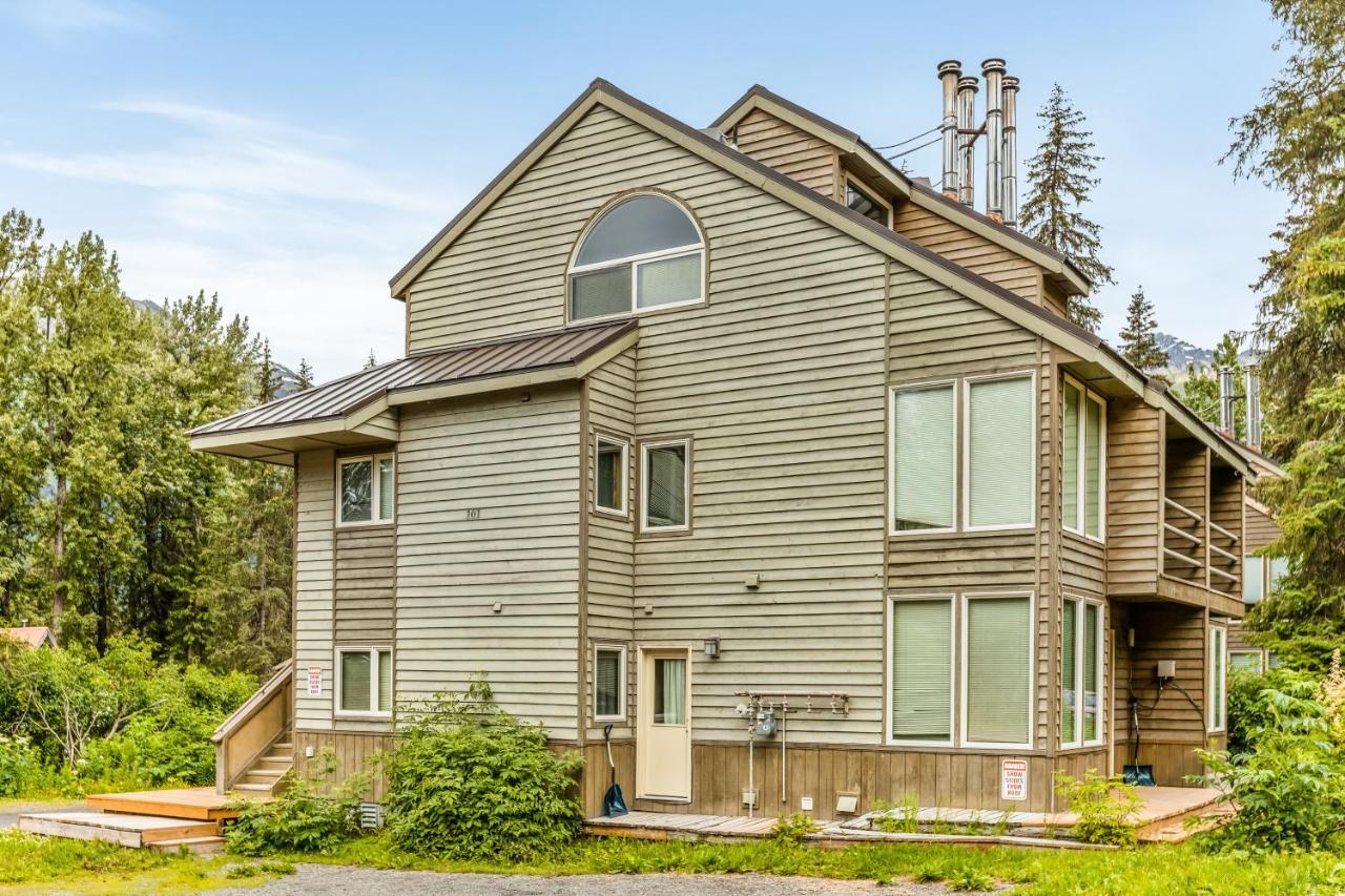 Shimmy Shack at 101 A Snowbird — hotel in Girdwood