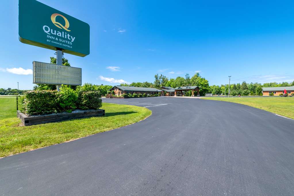 Quality Inn & Suites Munising - photo 4