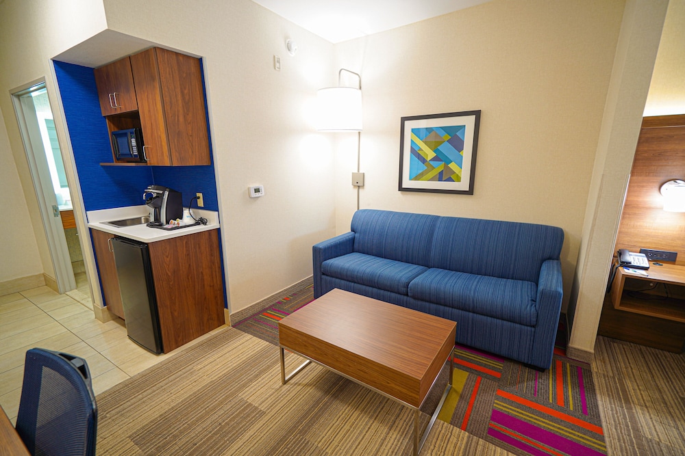 Holiday Inn Express & Suites Ontario - photo 21