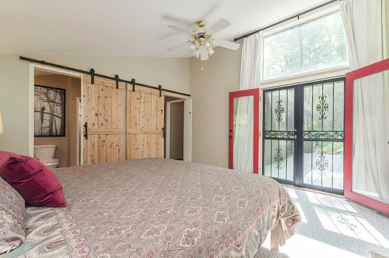 Secluded Oasis W Hot Tub Screened In Porch Wifi — Berkeley Springs
