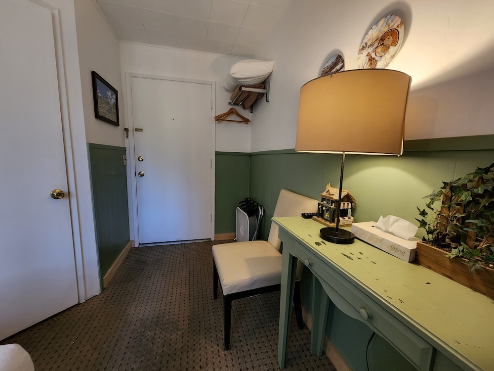 Cinnamon Bear Inn - photo 17
