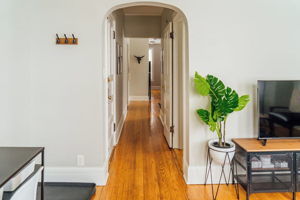 2BR Apt Furnished Grace 11 1 — 4-Star Luxury Hotel in Chicago, United States