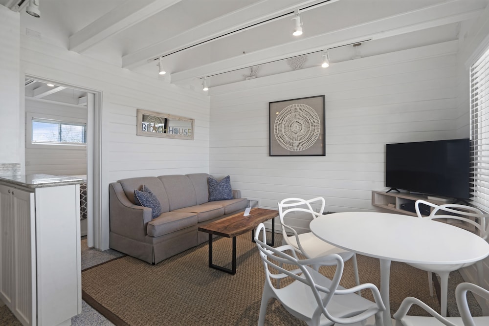 Driftwood Resort - photo 99
