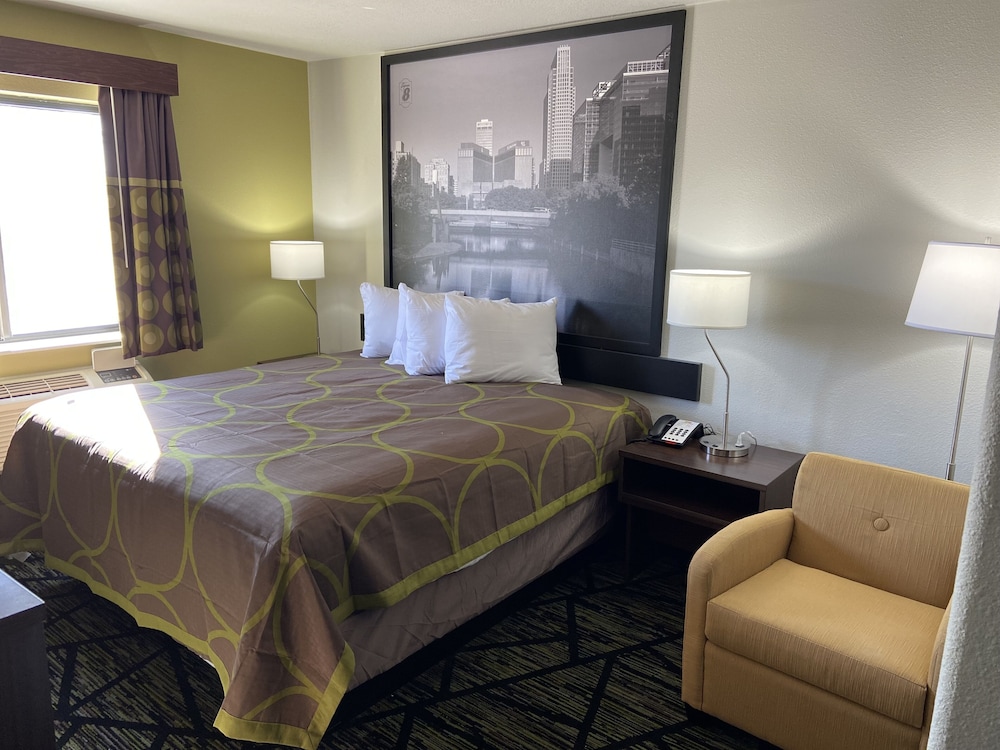 Super 8 by Wyndham York NE - photo 7