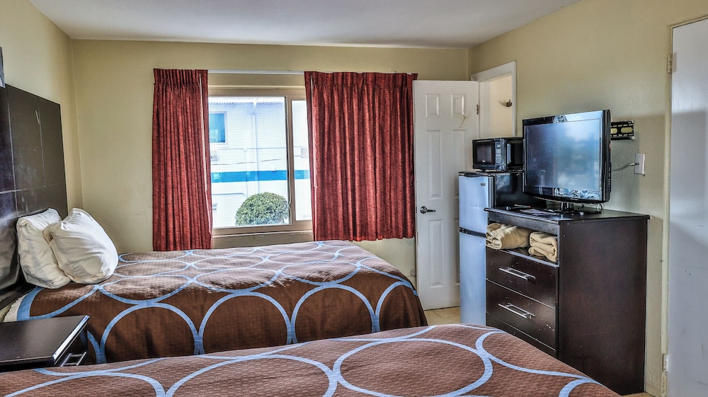 Driftwood Beach Motel - photo 57
