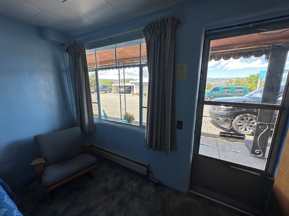 Maverick Motel and Glamp Ground - photo 8