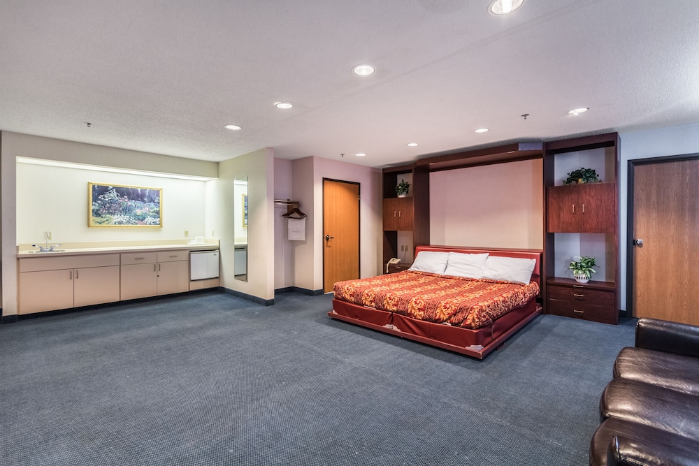 Quality Express Inn & Suites - photo 6