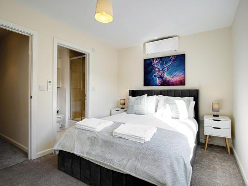 4BRD Luxury House RG2 Free Parking