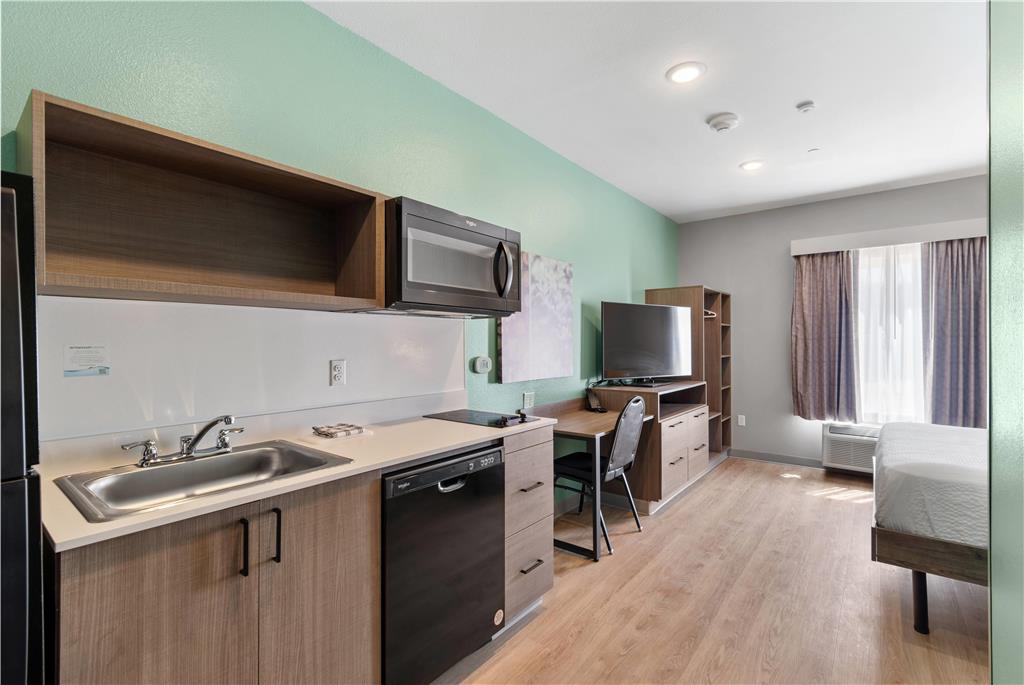 ECHO Suites Extended Stay by Wyndham Houston Katy West - photo 24