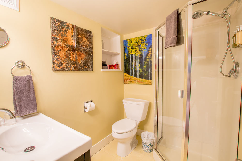 West End Guest House — Langley — photo 2