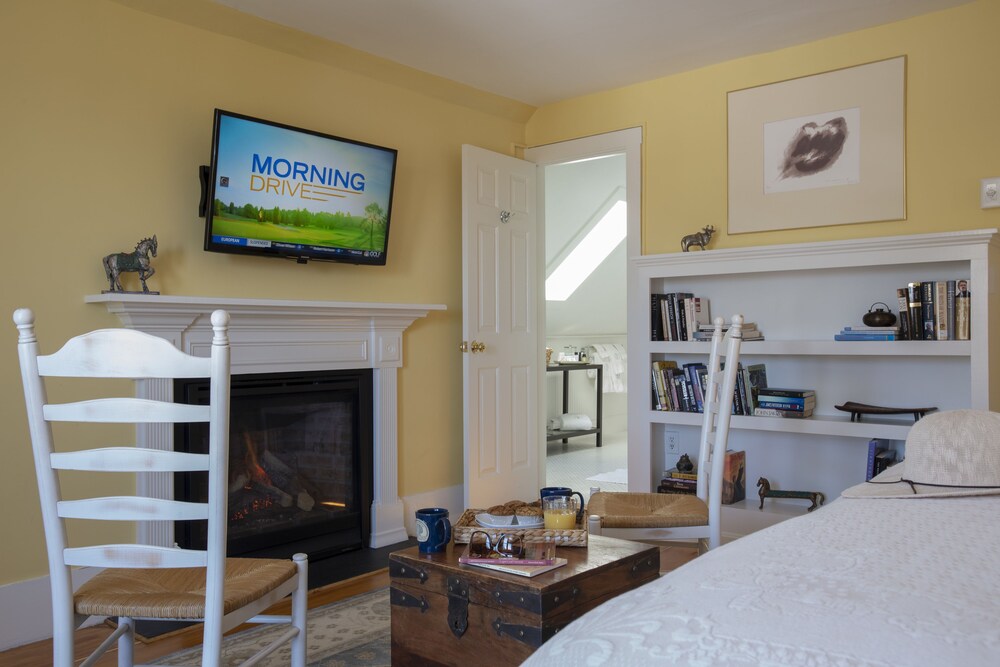 Liberty Hill Inn - photo 32