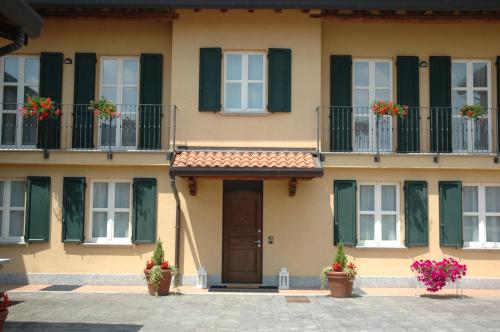 La casa di Ale — 4-Star Luxury Hotel in San Fermo Della Battaglia, Italy