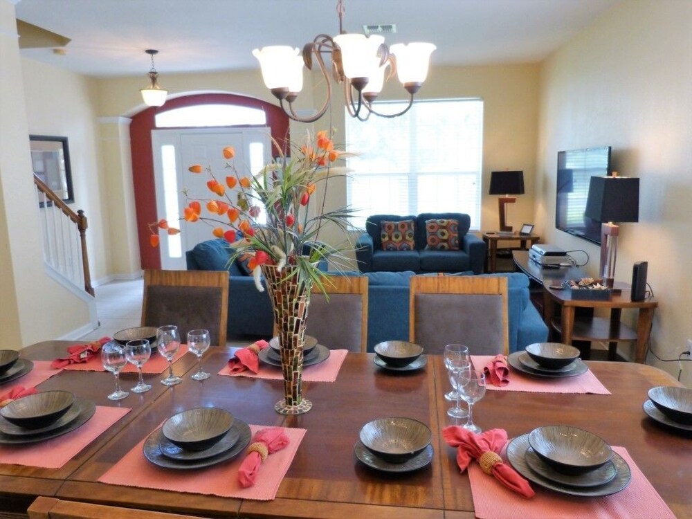 Stunning 6 Bedroom 4 Bath Pool Home in the Windsor Hills Resort - photo 13