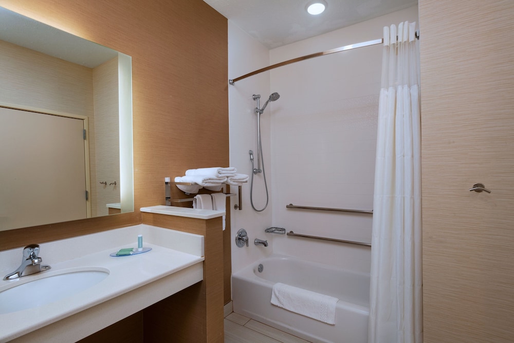 Fairfield Inn & Suites Lincoln Airport - photo 19