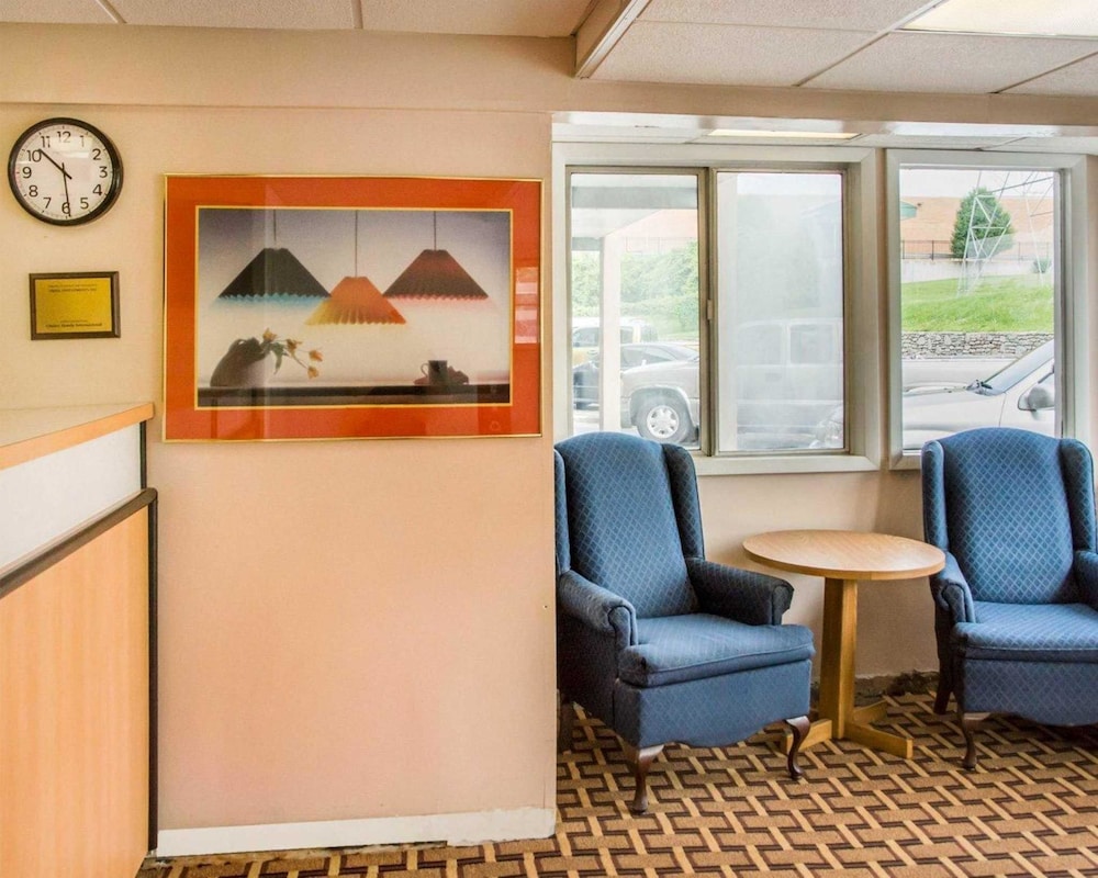 Econo Lodge Franklin Springboro - photo 7