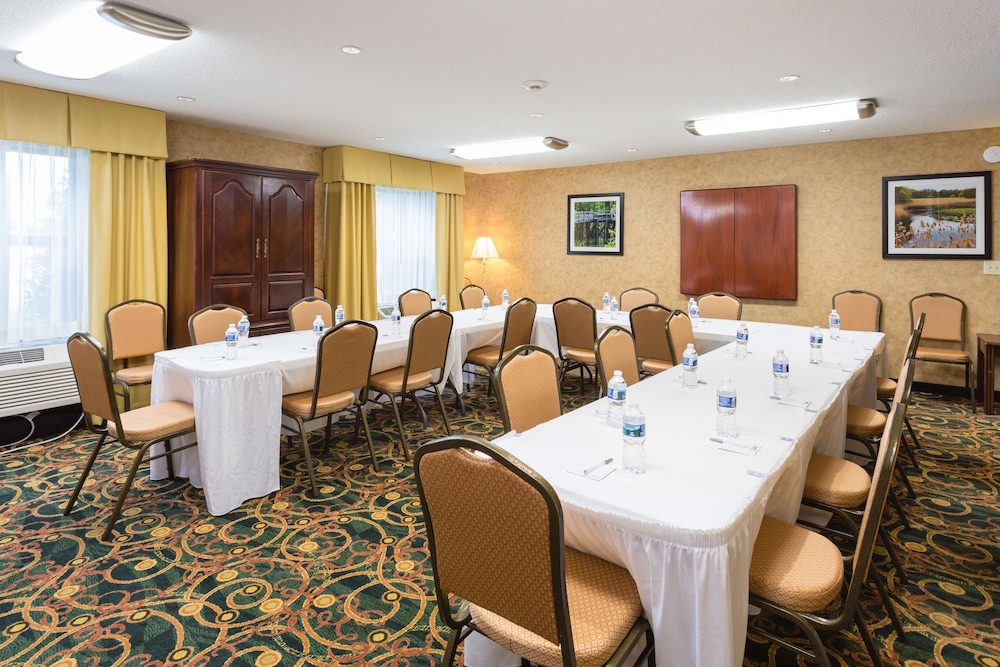 Hampton Inn Havelock - photo 37