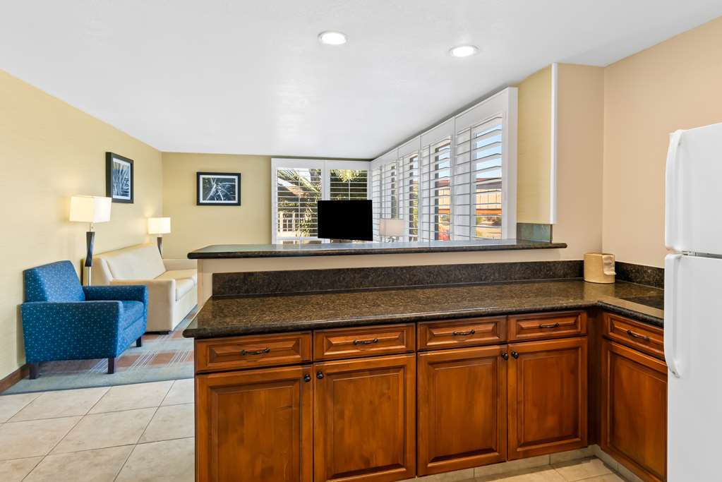Best Western Date Tree Hotel - photo 34