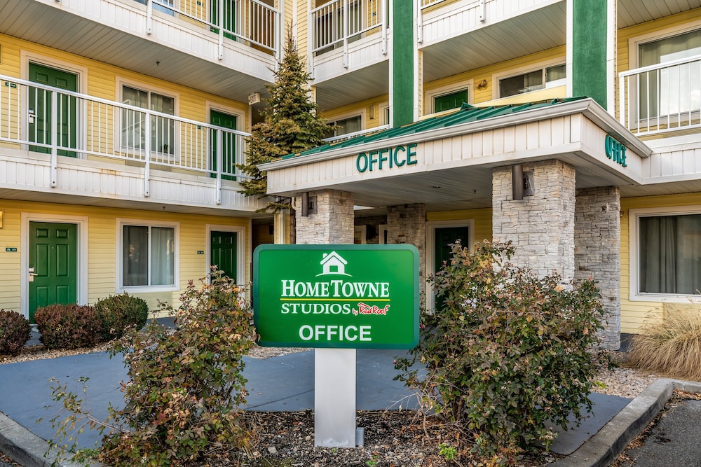 HomeTowne Studios by Red Roof Spokane Valley - photo 19